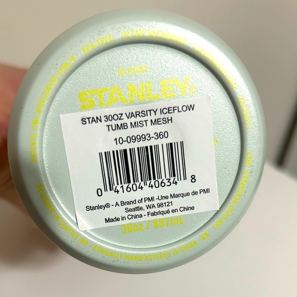 Stanley IceFlow Tumbler in Mist Mesh 30 oz - Picture 4 of 10